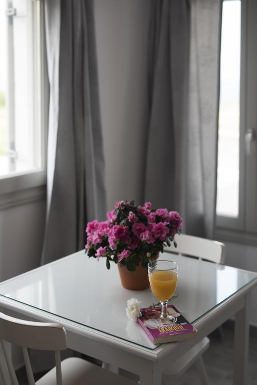Vourvoúlos Rose Suites מראה חיצוני תמונה